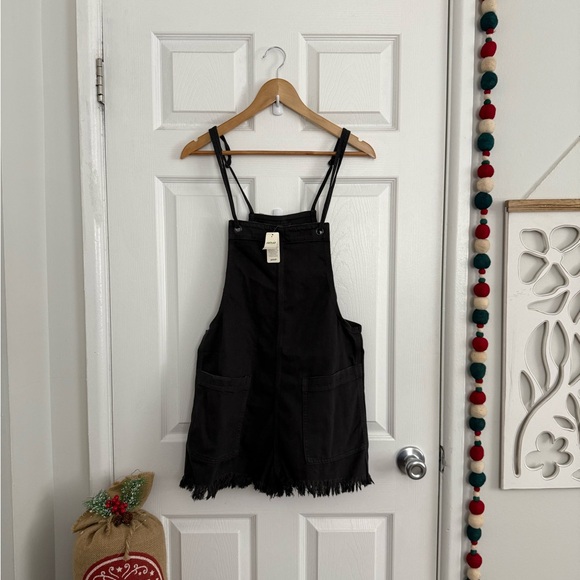 Aerie NWT Charcoal Denim Overall Shorts - Picture 4 of 8
